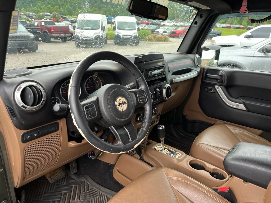 Used 2015 Jeep Wrangler Unlimited Rubicon AWD/4WD image 7