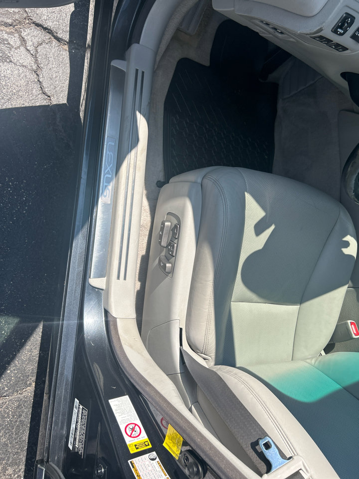 Used 2011 Lexus LS 460 w/ Comfort Pkg image 14