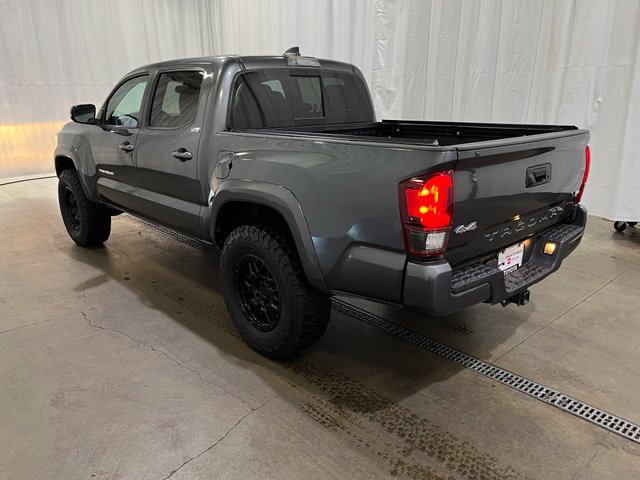 Used 2022 Toyota Tacoma SR5 w/ Technology Package AWD/4WD image 7