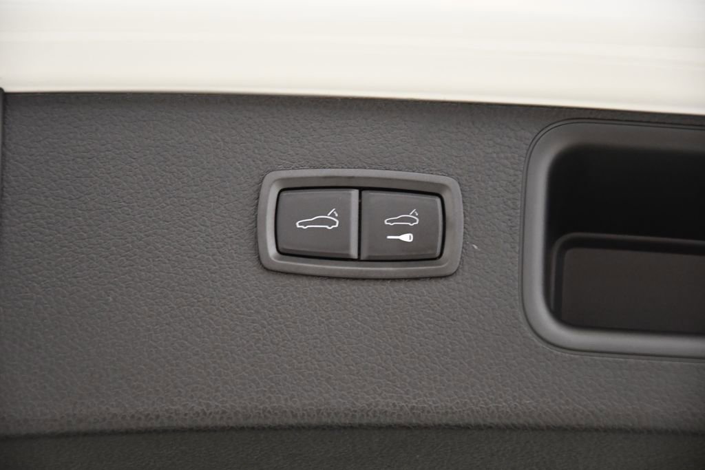 Used 2025 Porsche Macan image 54