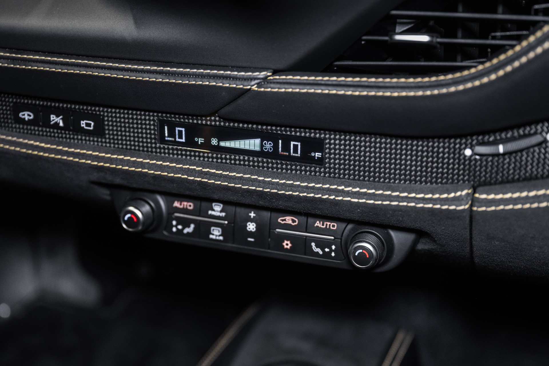 Used 2023 Ferrari F8 Tributo RWD image 28