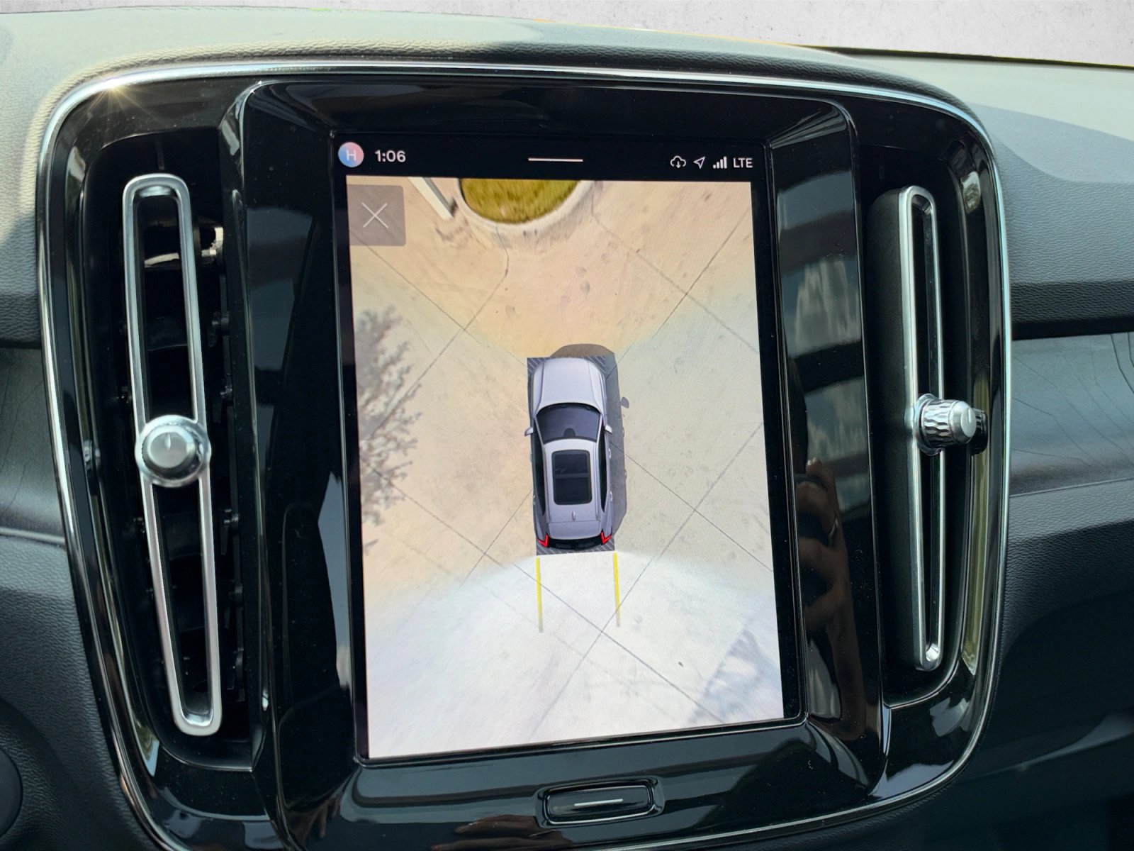 Used 2023 Volvo XC40 Recharge Ultimate AWD/4WD image 17