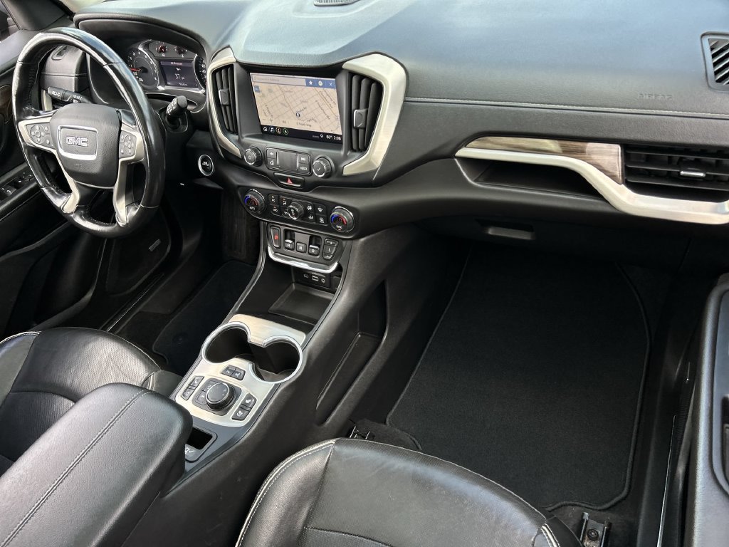Used 2020 GMC Terrain Denali w/ GMC Pro Grade Package AWD/4WD image 30