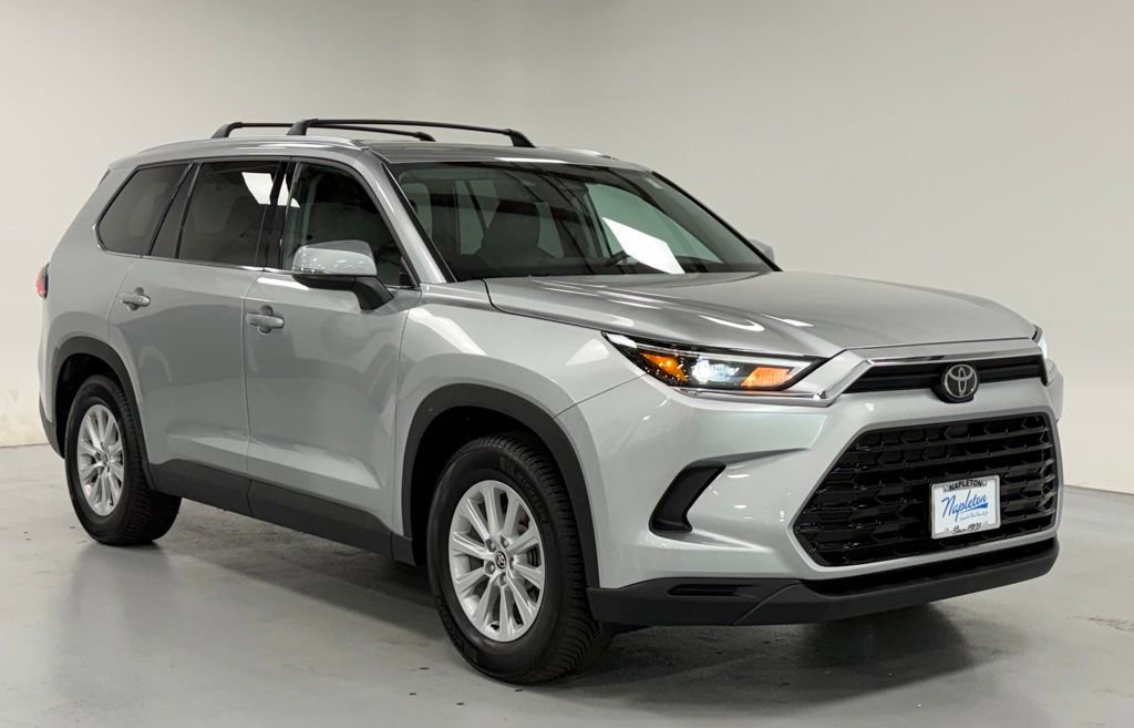 Used 2024 Toyota Grand Highlander AWD image 6