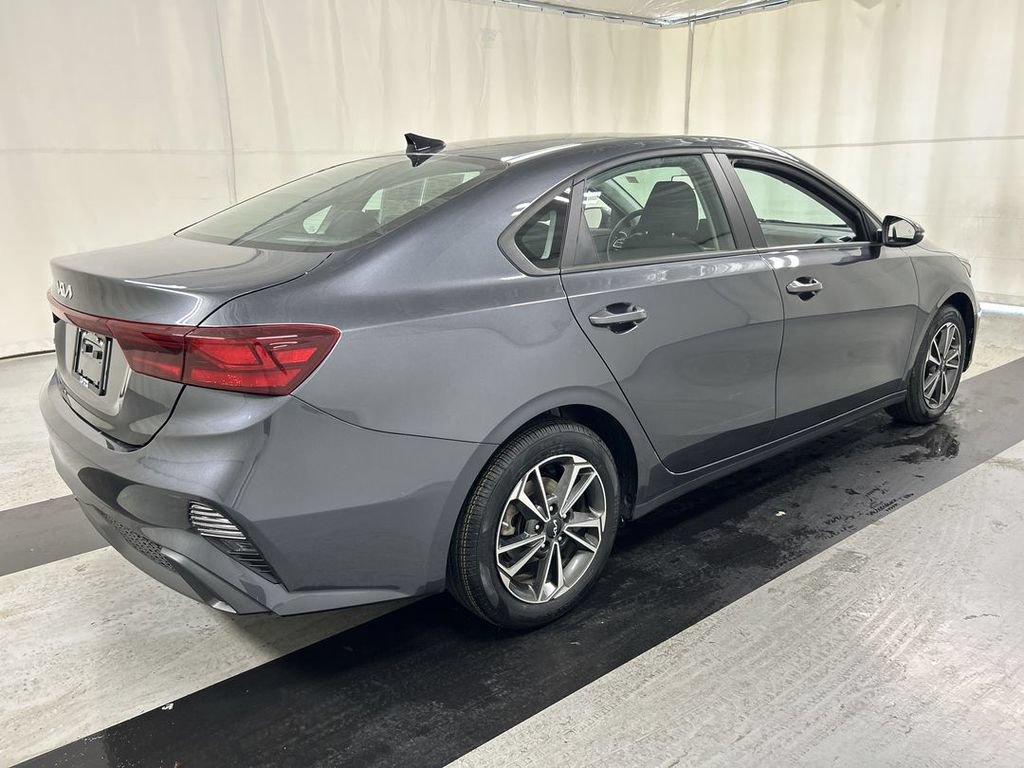 Used 2023 Kia Forte LXS w/ LXS Technology Package FWD image 2