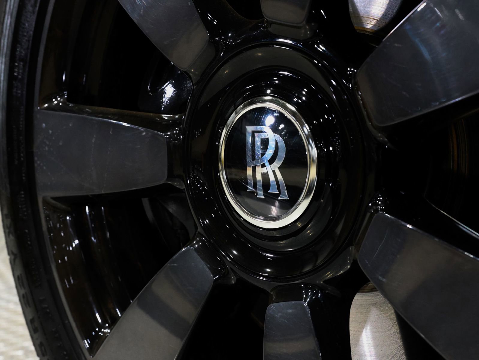 Used 2019 Rolls-Royce Cullinan image 22