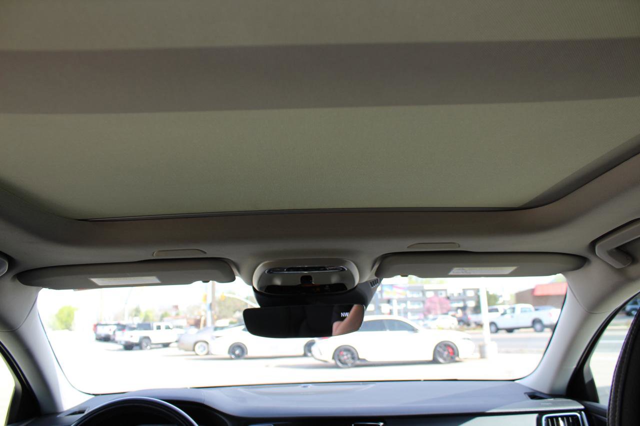 Used 2020 Volvo V60 T5 Cross Country image 55