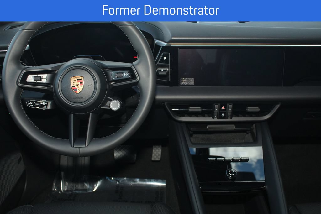 New 2026 Porsche Macan 4 Electric AWD/4WD image 5