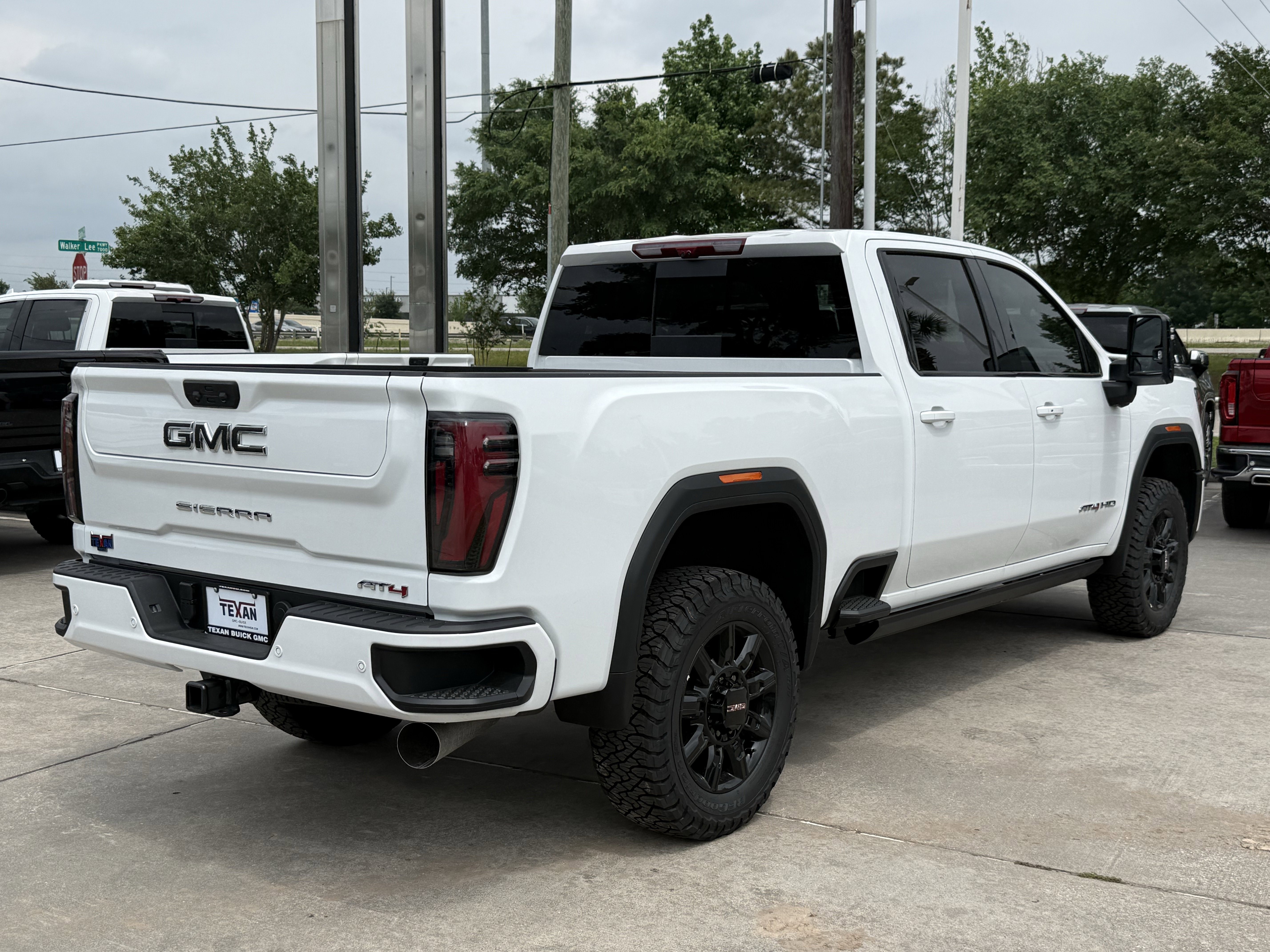 Used 2026 GMC Sierra 2500 AT4 w/ AT4 Premium Plus Package AWD/4WD image 5