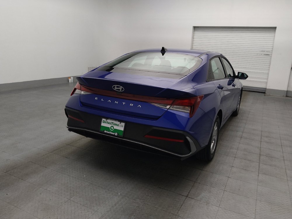 Used 2025 Hyundai Elantra SE FWD image 7