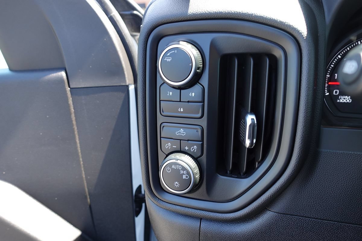 Used 2025 Chevrolet Silverado 2500 W/T AWD/4WD image 50