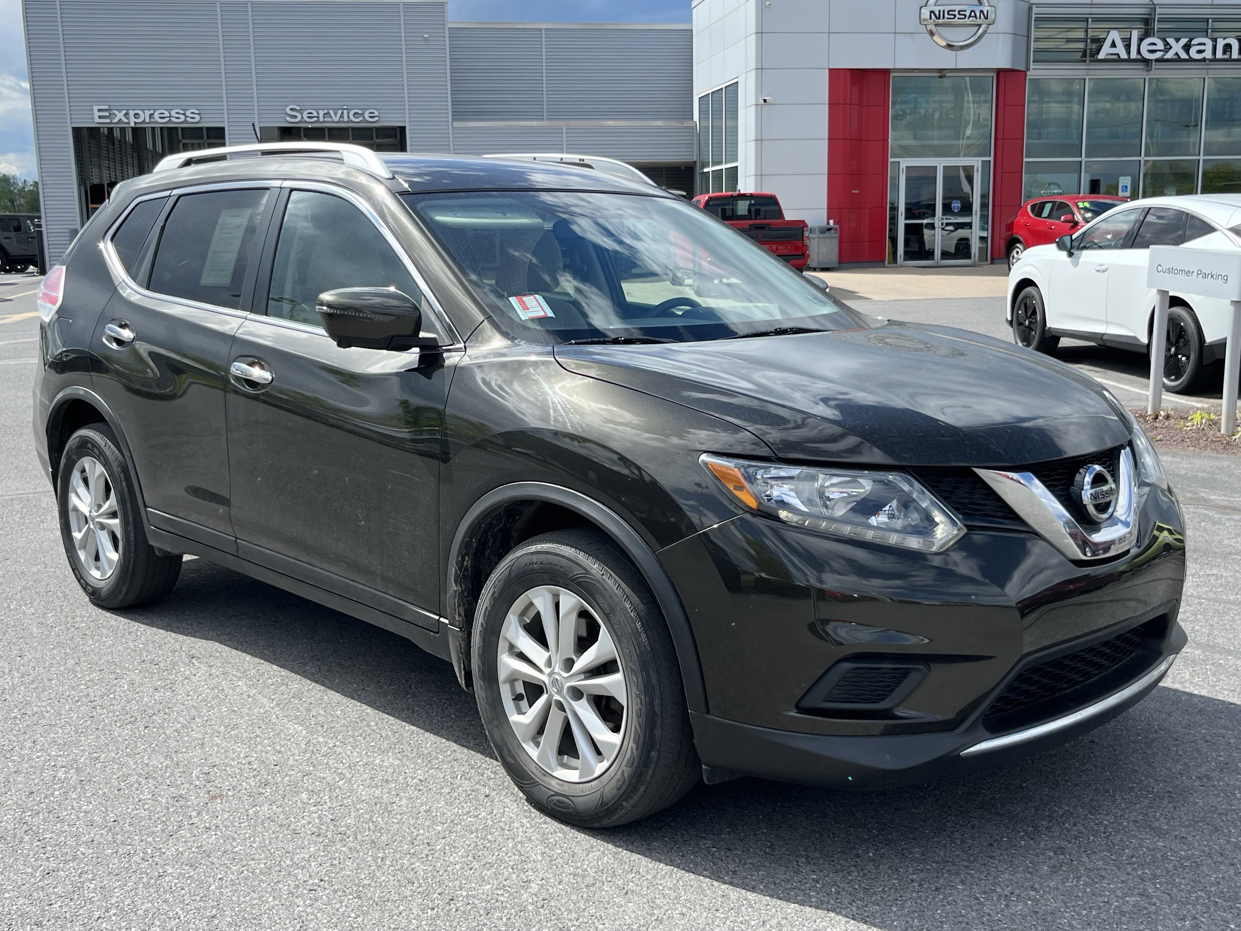 Used 2016 Nissan Rogue SV w/ SV Premium Package AWD/4WD image 1