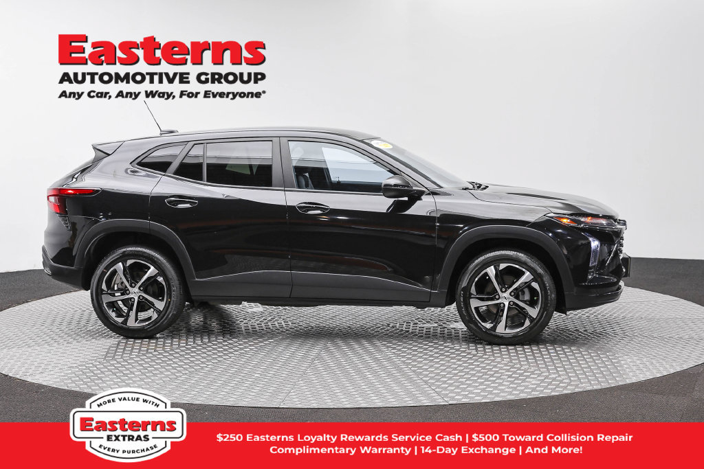 Used 2024 Chevrolet Trax RS FWD image 5