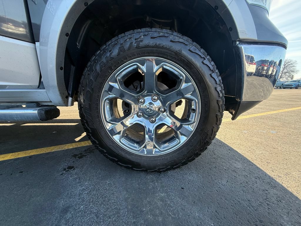 Used 2017 RAM 1500 Laramie w/ Convenience Group AWD/4WD image 9