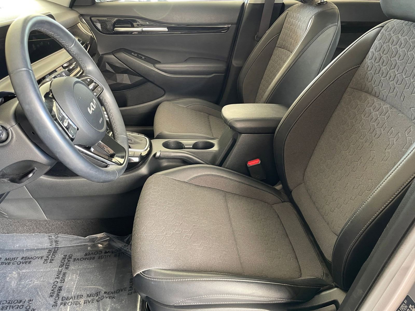 Used 2025 Kia Seltos S FWD image 28