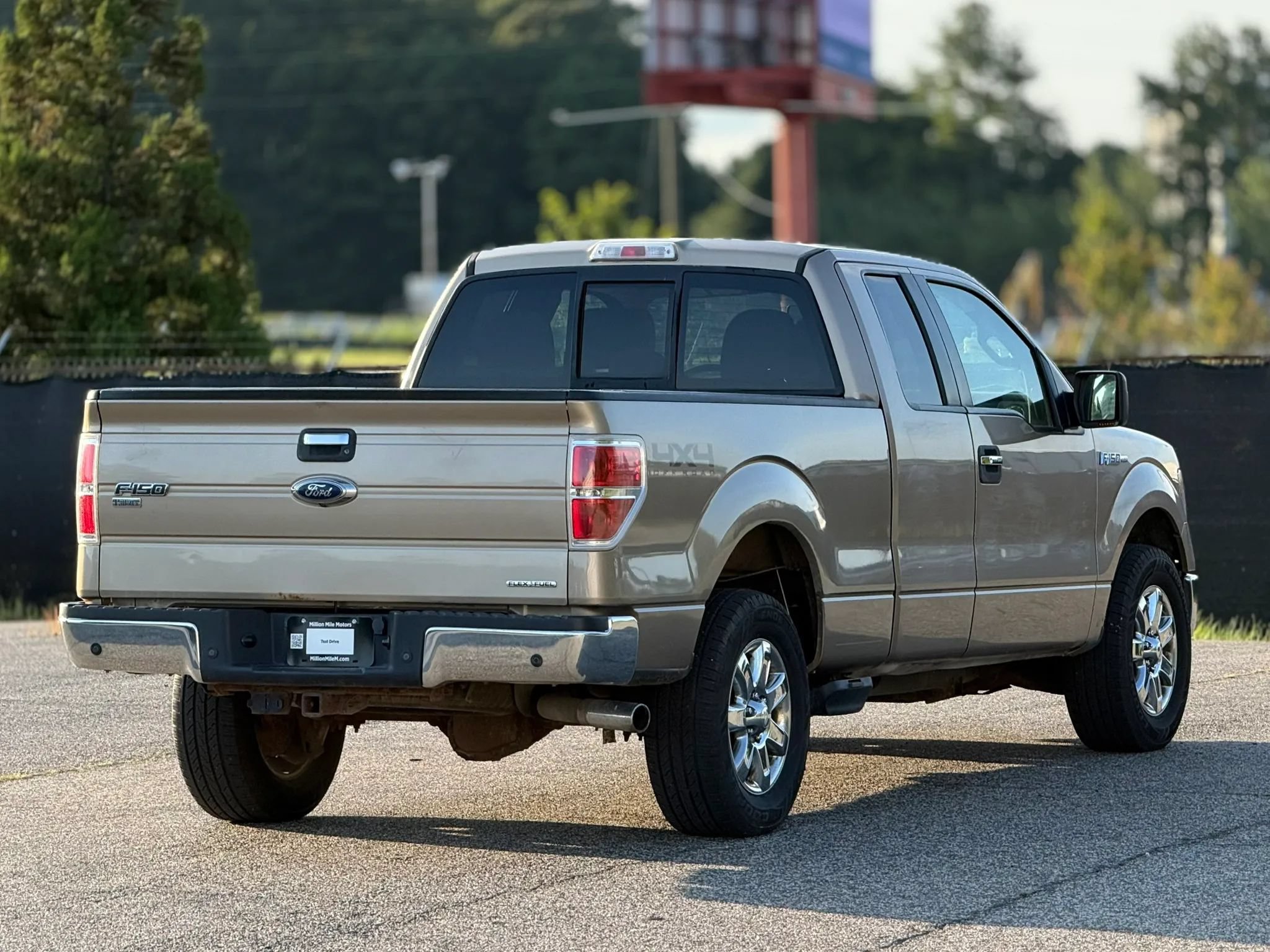 Used 2013 Ford F150 XLT w/ Luxury Equipment Group AWD/4WD image 9