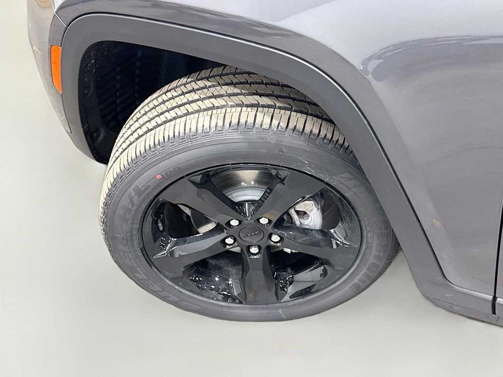 New 2025 Jeep Grand Cherokee Altitude image 46