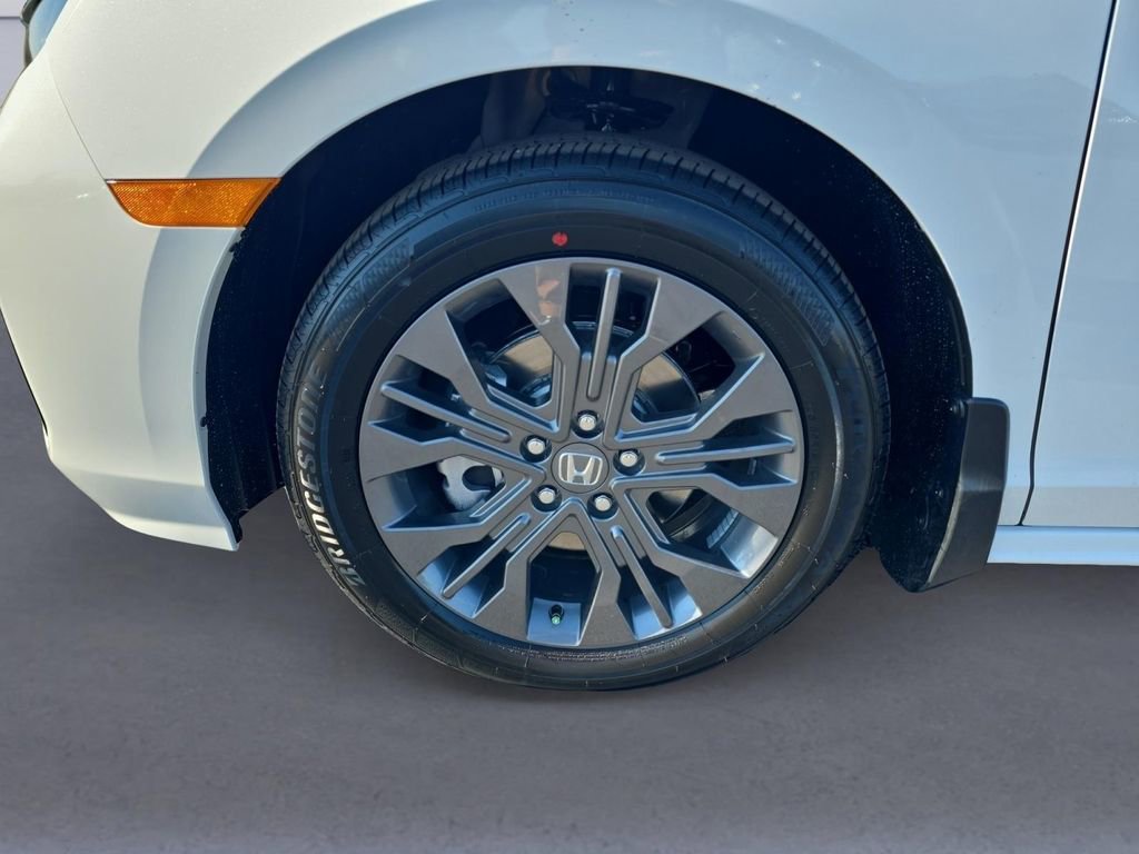 New 2026 Honda Odyssey Touring image 9