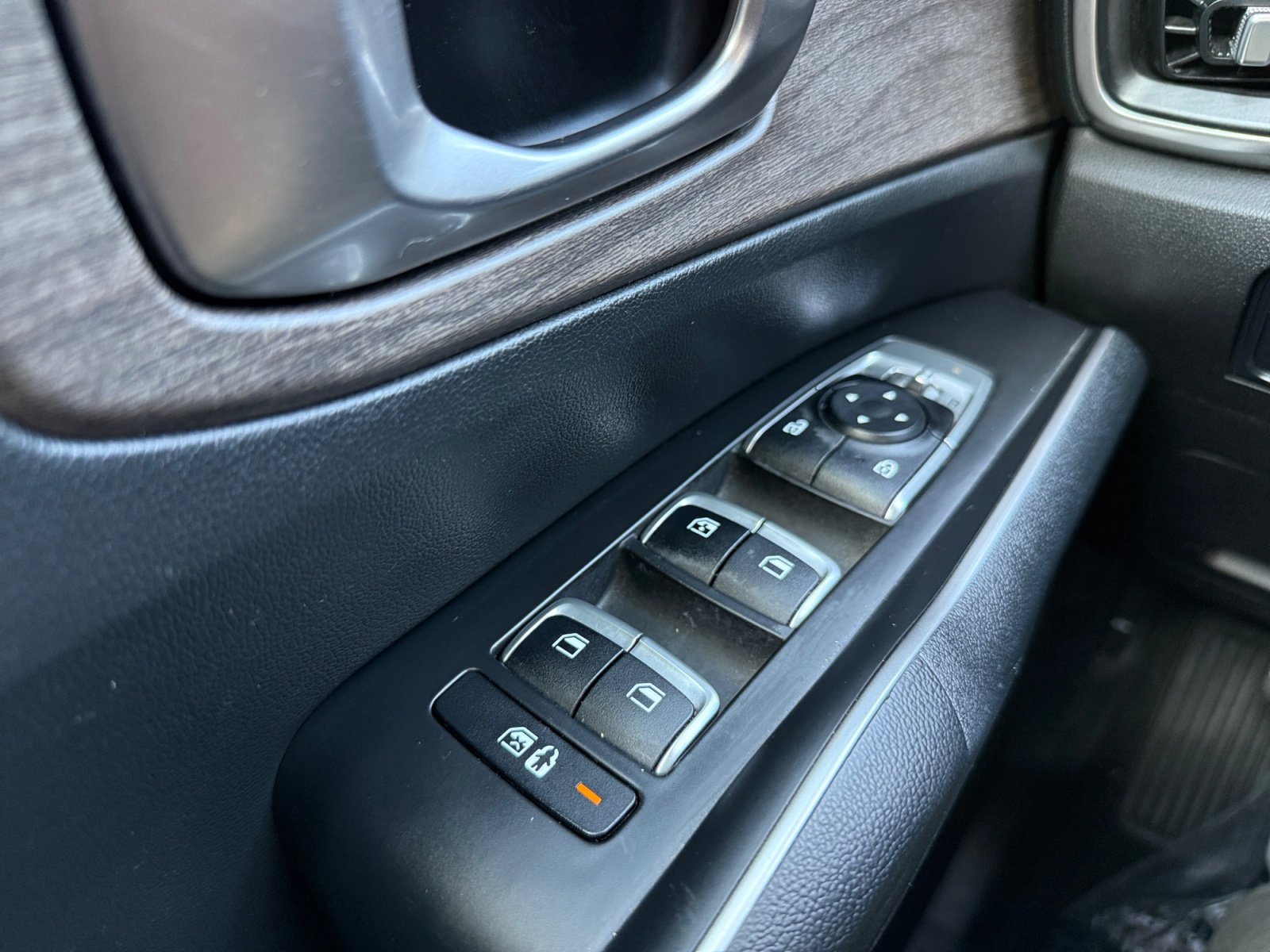 Used 2022 Kia Sorento S w/ Panoramic Sunroof Package image 21