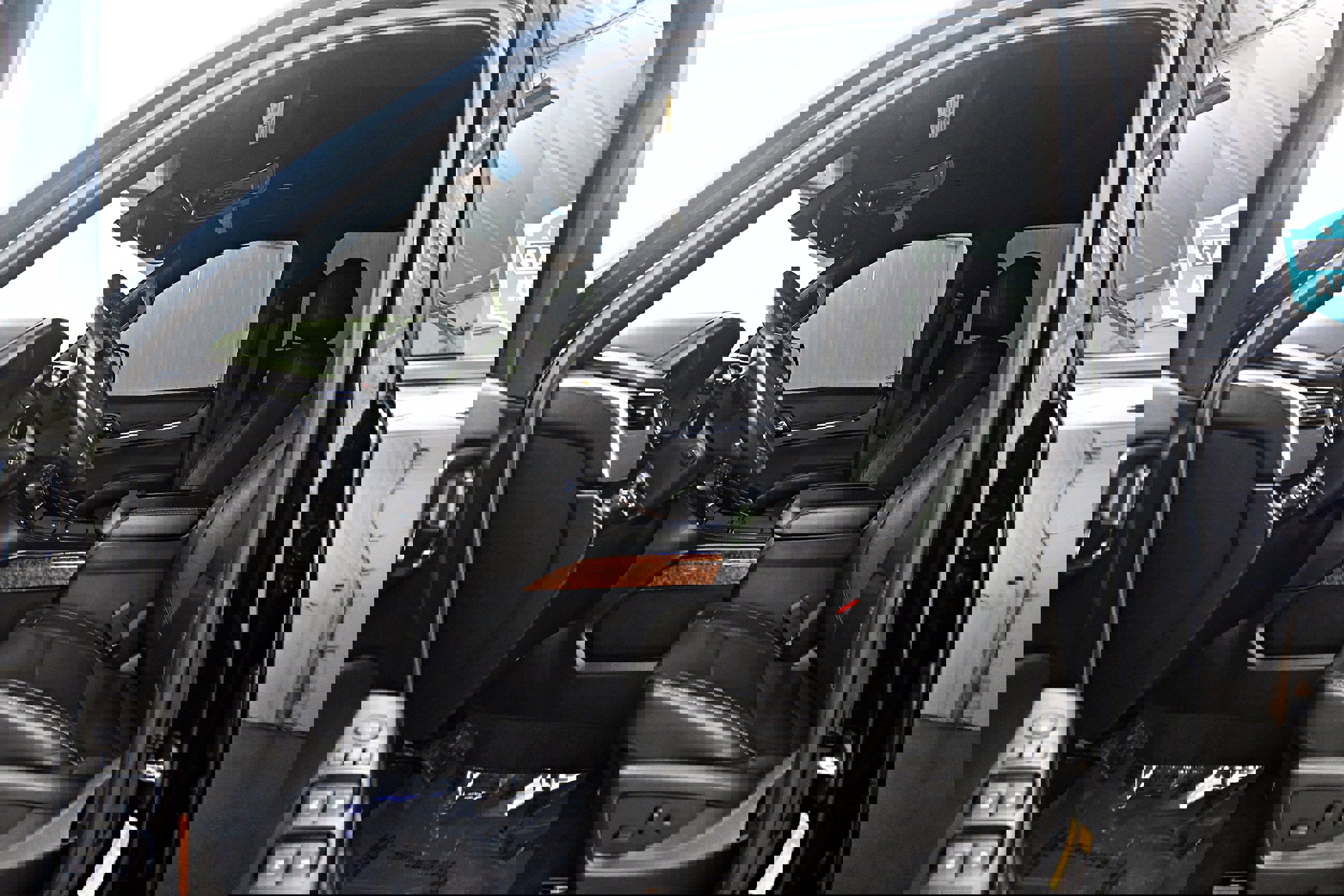 Used 2020 Chevrolet Suburban Premier w/ RST 6.2L Performance Edition image 5