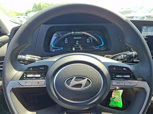 New 2026 Hyundai Elantra SE FWD image 15