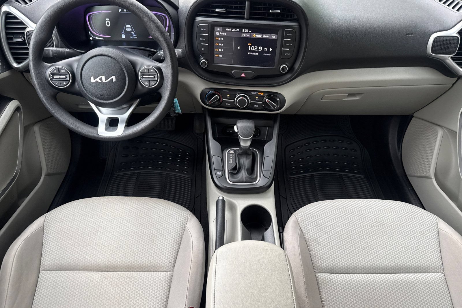 Used 2023 Kia Soul LX FWD image 17