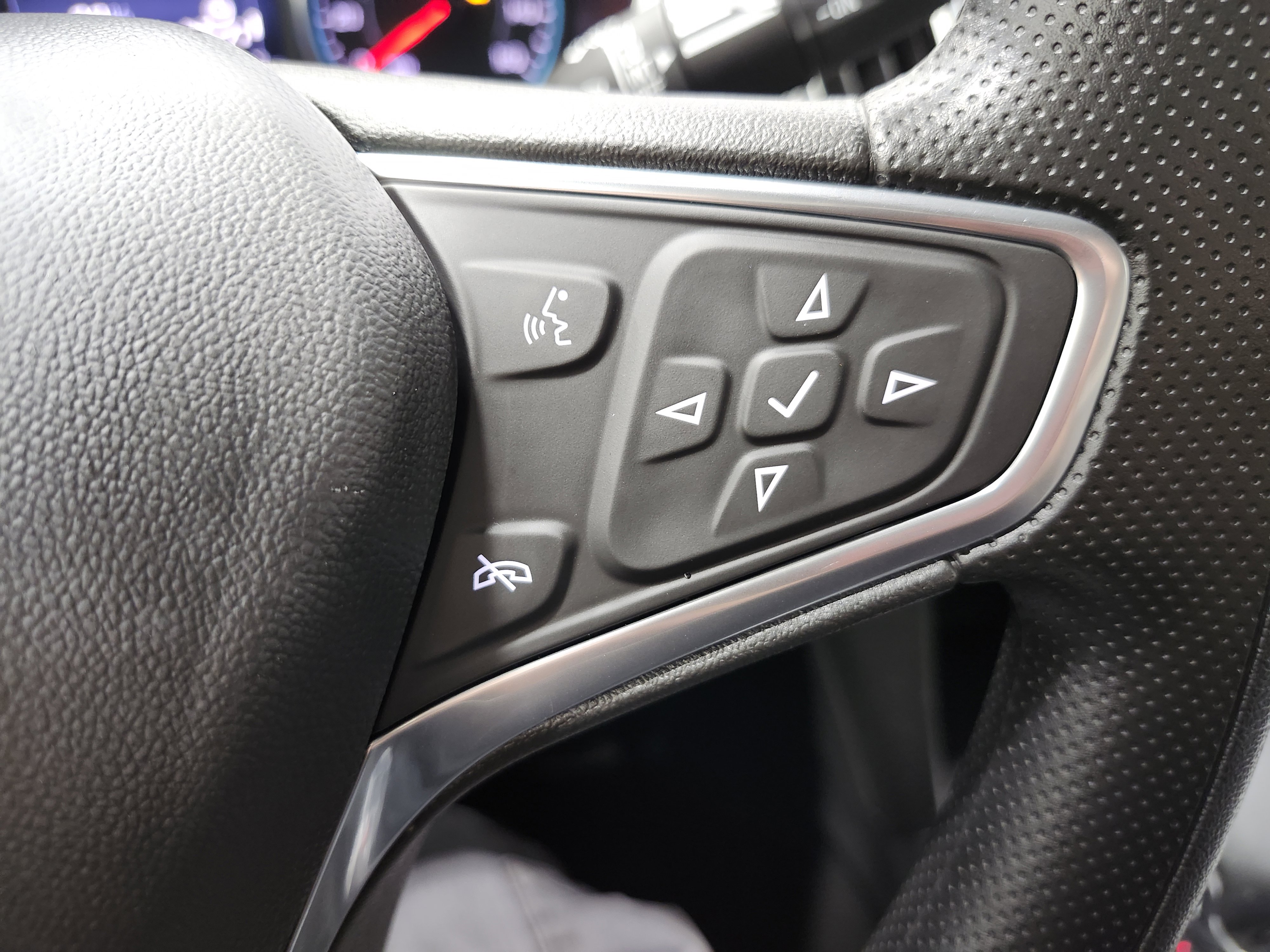 Used 2022 Chevrolet Equinox LS w/ LS Convenience Package image 30