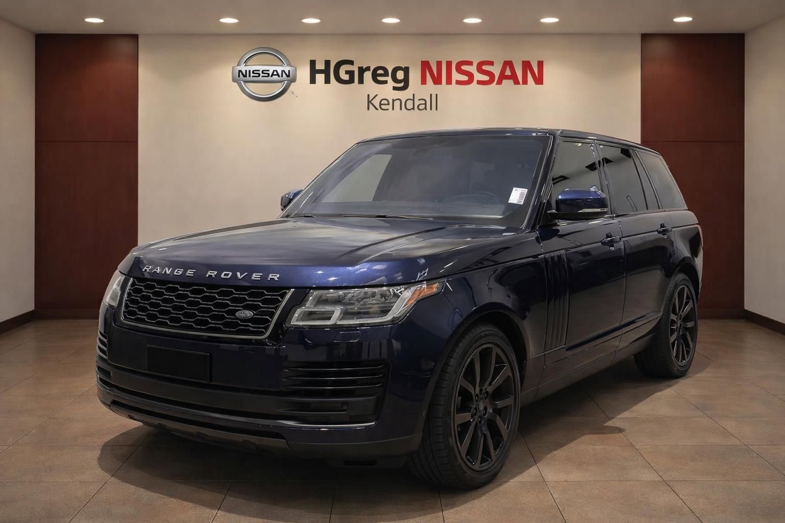 Used 2018 Land Rover Range Rover Supercharged AWD/4WD image 3
