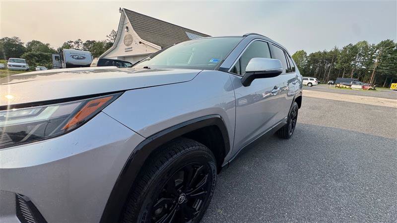Used 2022 Toyota RAV4 SE w/ SE Grade Weather Package AWD/4WD image 11