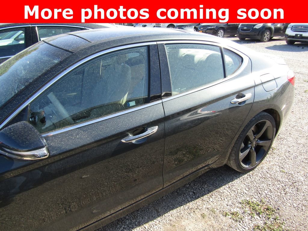 Used 2019 Genesis G70 3.3T Design RWD image 2