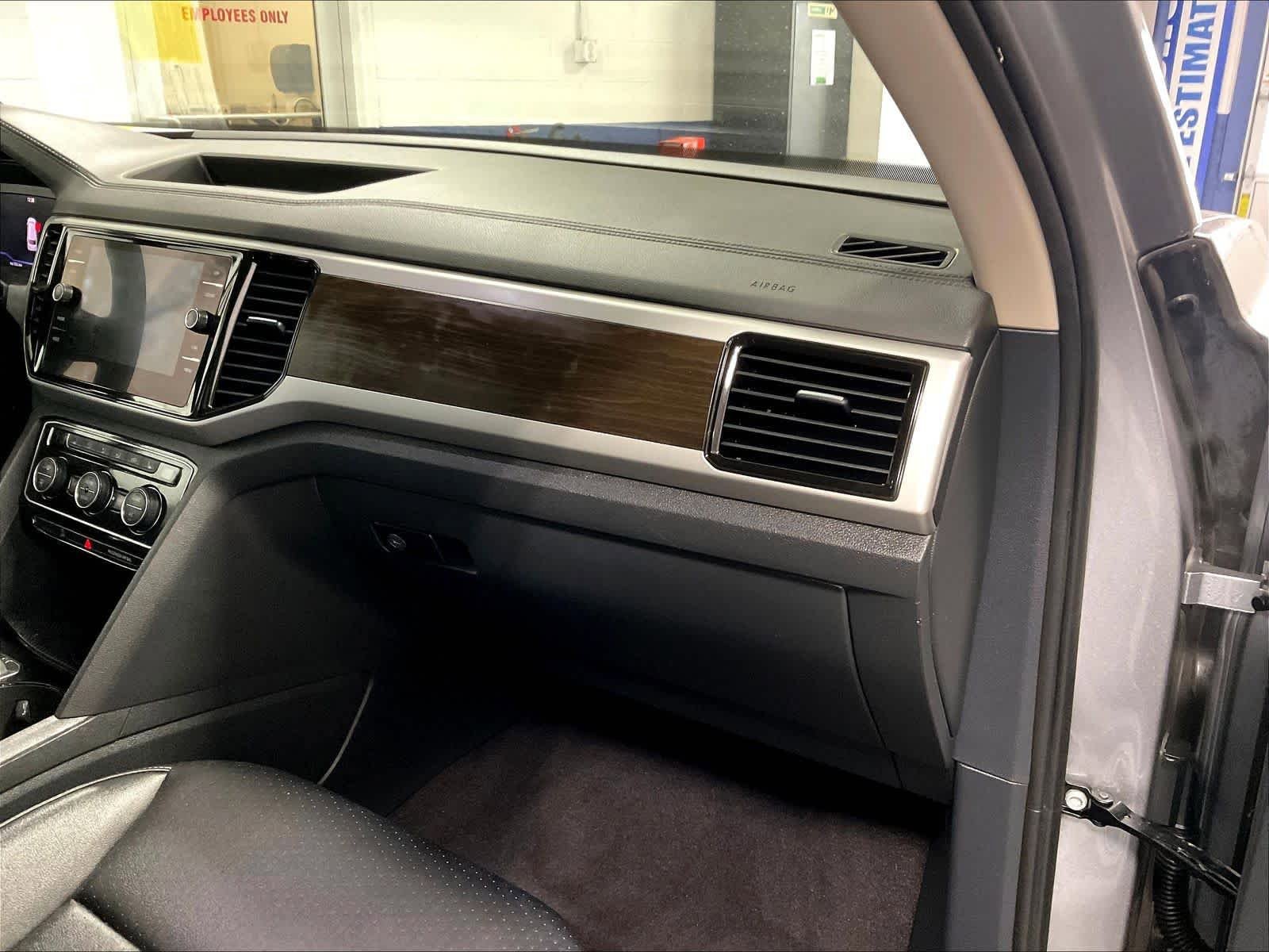 Used 2022 Volkswagen Atlas SE AWD/4WD image 13