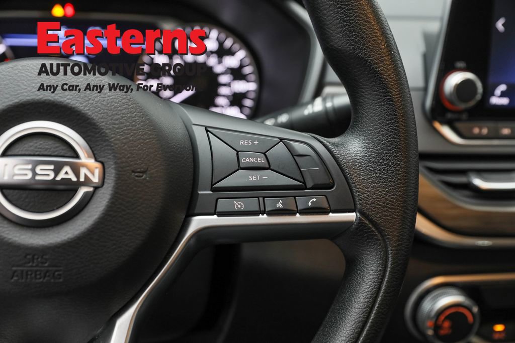 Used 2024 Nissan Altima 2.5 SV image 16