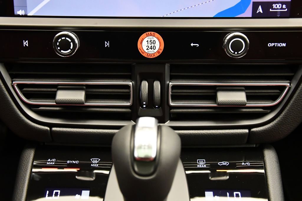 Used 2025 Porsche Macan Turbo image 31