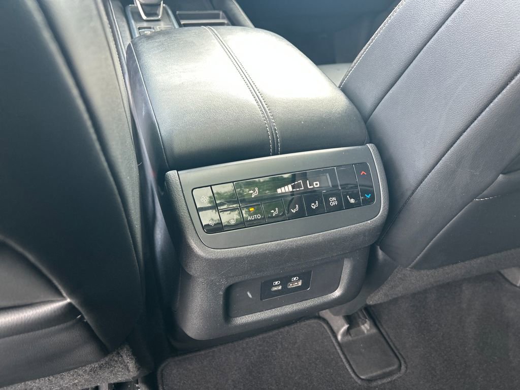 Used 2022 Nissan Pathfinder SL w/ SL Premium Package FWD image 35