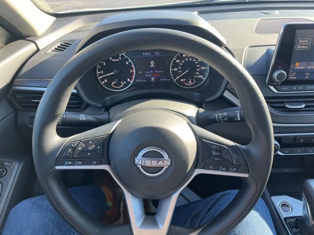 Used 2025 Nissan Altima 2.5 SV image 23