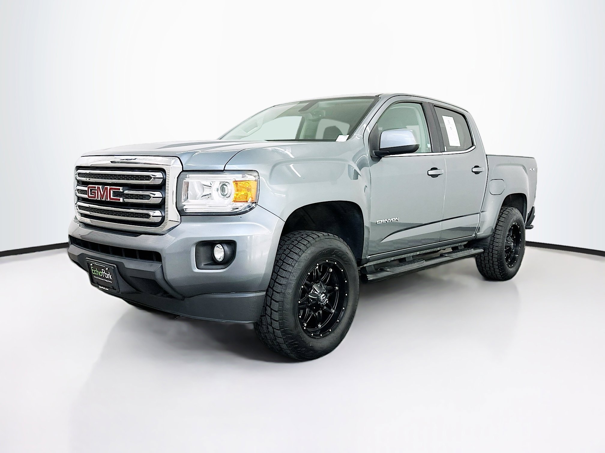 Used 2019 GMC Canyon SLE w/ SLE Convenience Package image 3