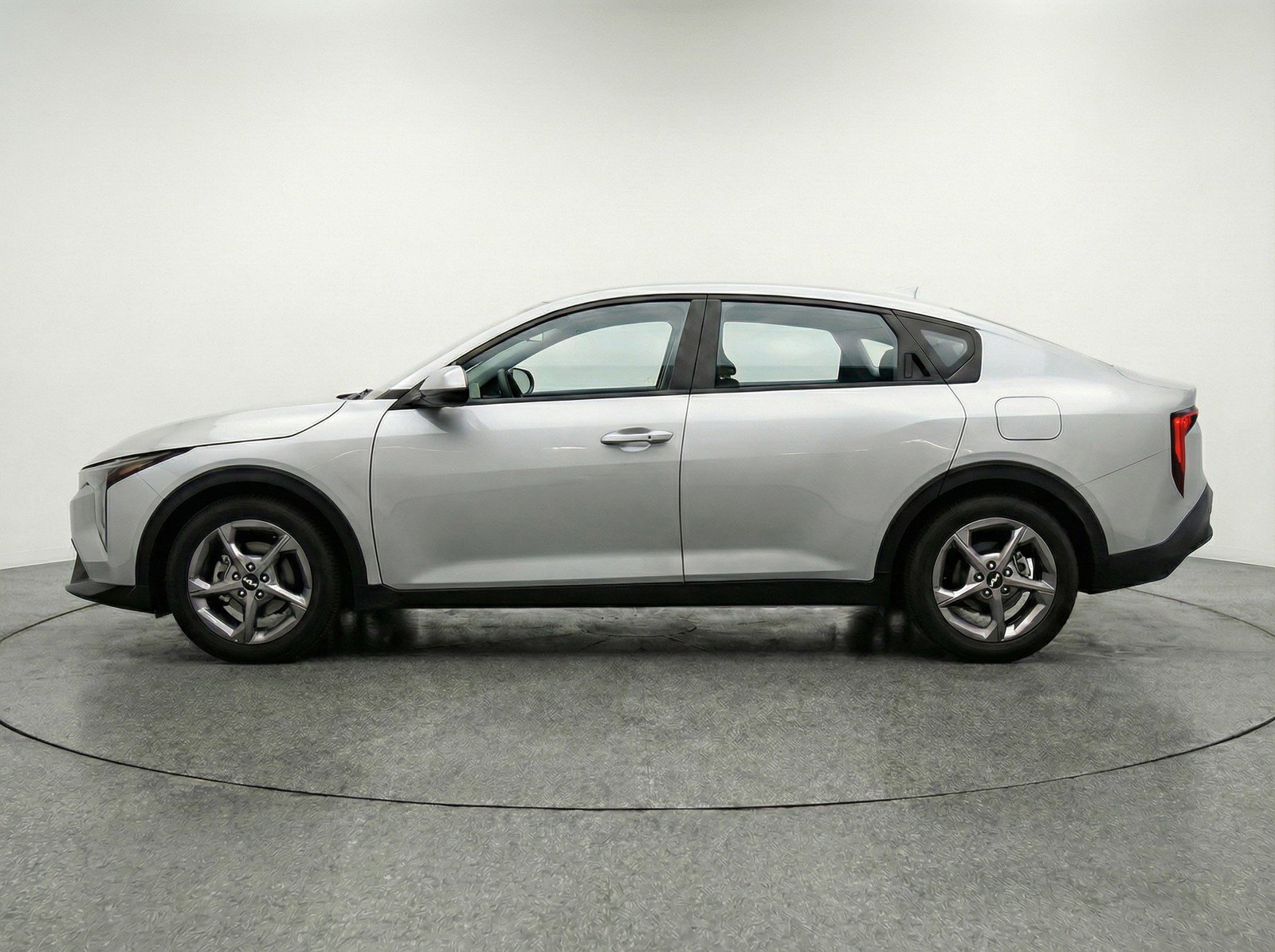 Used 2025 Kia K4 LXS image 5