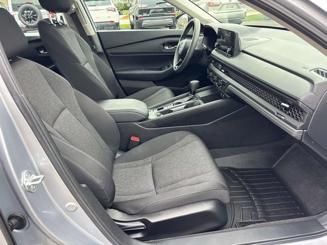 Used 2025 Honda Accord SE image 16