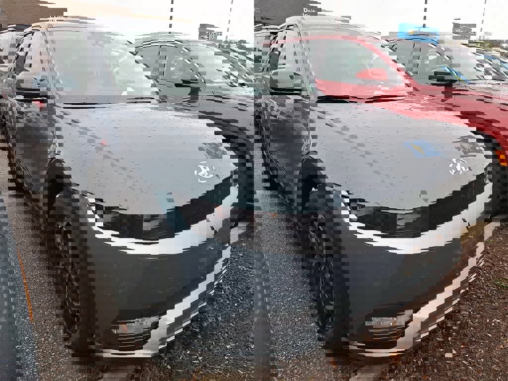 Used 2023 Hyundai Ioniq 5 SEL image 2