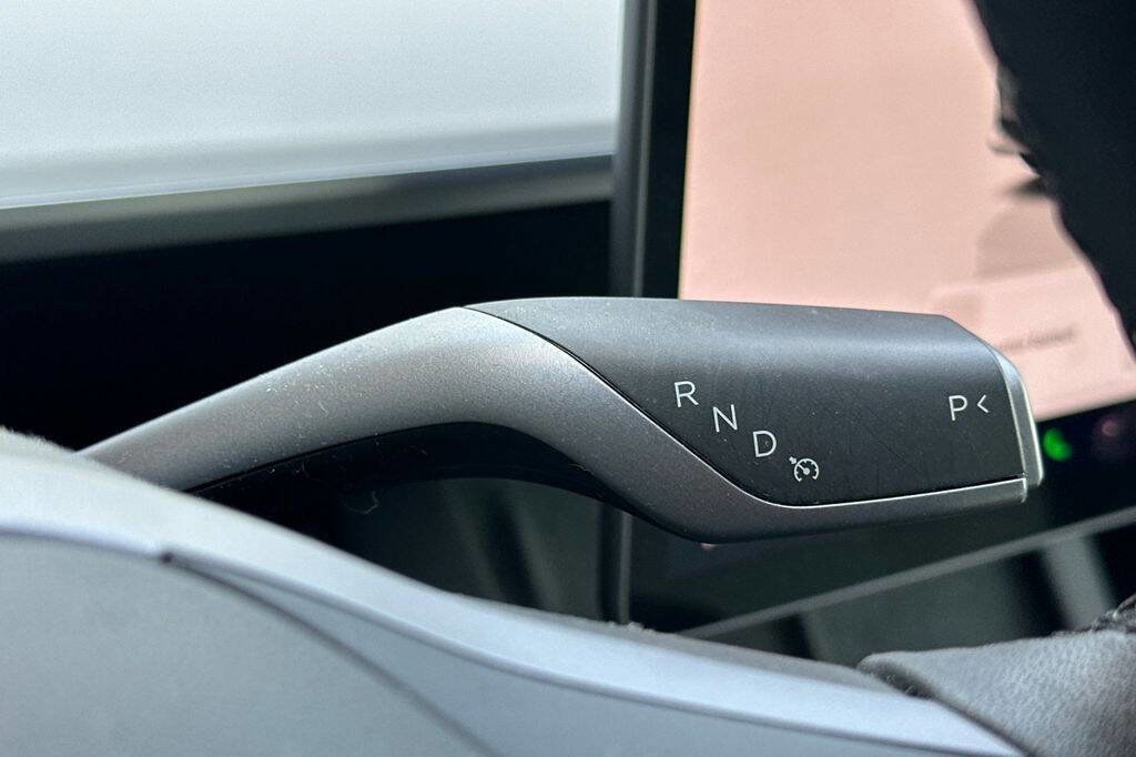 Used 2023 Tesla Model 3 Standard Range image 20