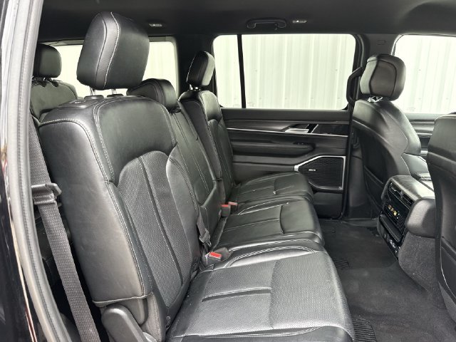 Used 2024 Jeep Wagoneer Series II w/ Flexible Seating Group RWD image 32