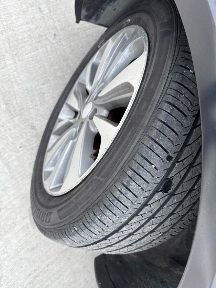 Used 2019 Buick Encore Preferred FWD image 2