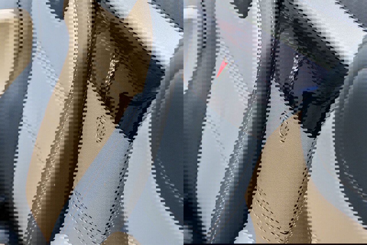 Used 2006 Pontiac Solstice Convertible w/ Premium Package image 13