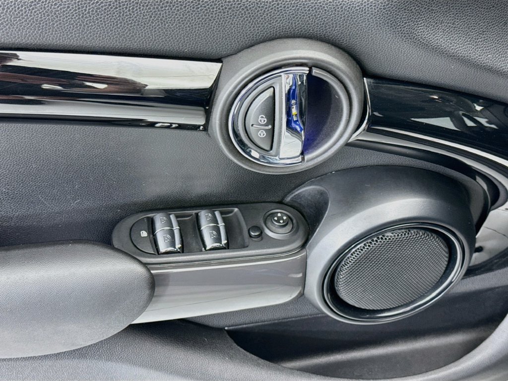 Used 2021 MINI Cooper S w/ 6.5" Touchscreen Package FWD image 22