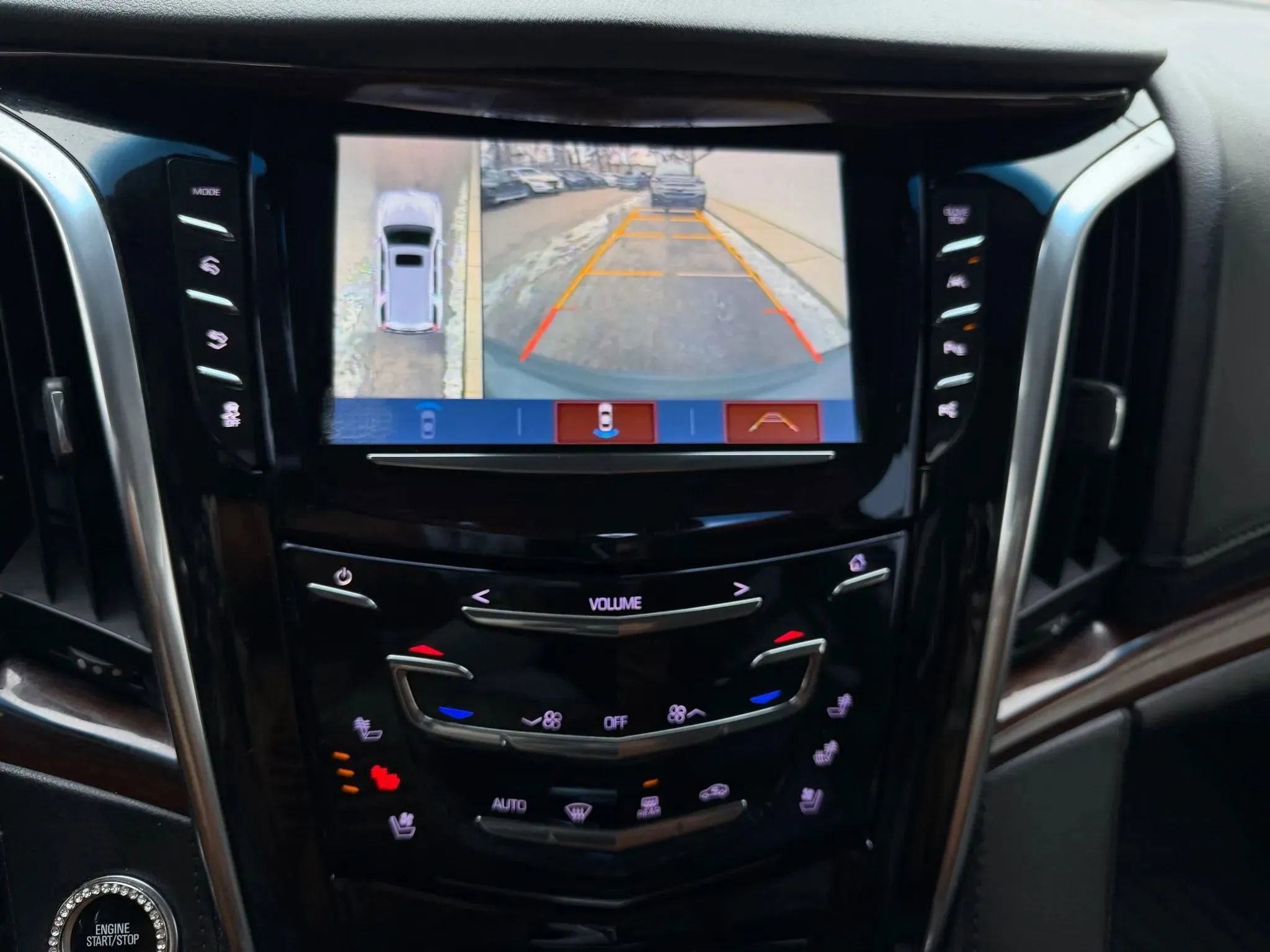 Used 2018 Cadillac Escalade Luxury image 31