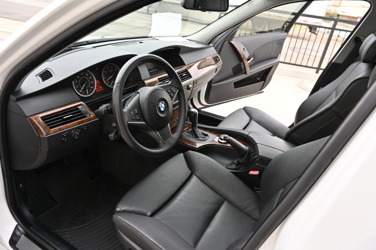Used 2007 BMW 550i Sedan image 11