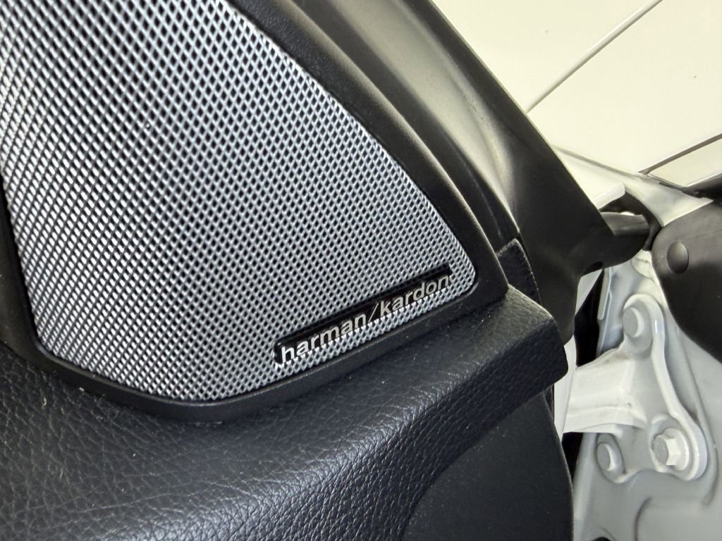 Used 2017 Mercedes-Benz E 400 Cabriolet image 38