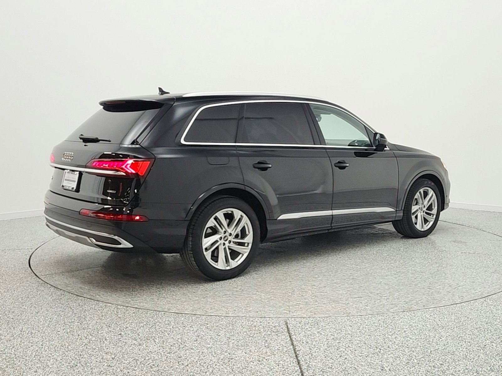 Used 2023 Audi Q7 3.0T Prestige w/ Prestige Package image 5