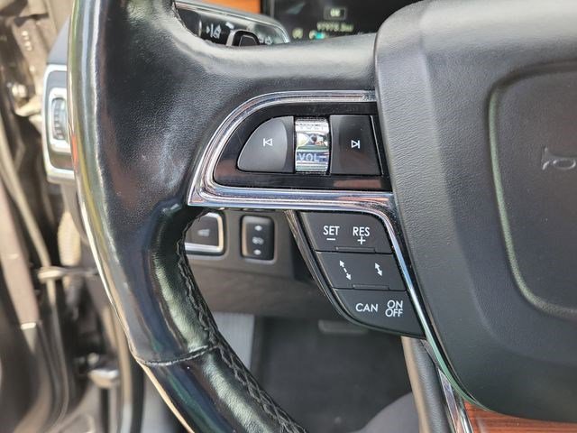 Used 2018 Lincoln Navigator Reserve w/ Technology Package image 15