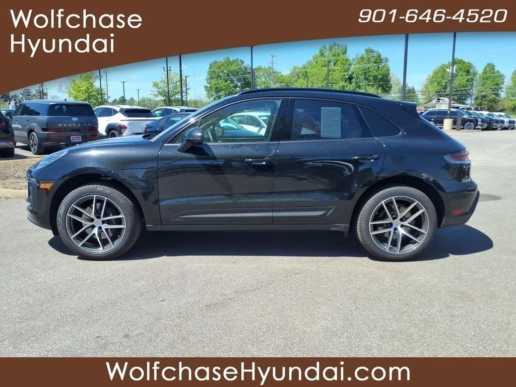 Used 2025 Porsche Macan AWD/4WD image 2